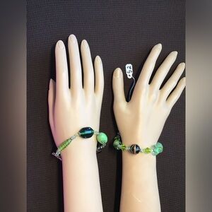 Women’s 2pc Bracelet W/ Beautiful Glass Beads. Fits wrist size 6 - 6 1/2 inches